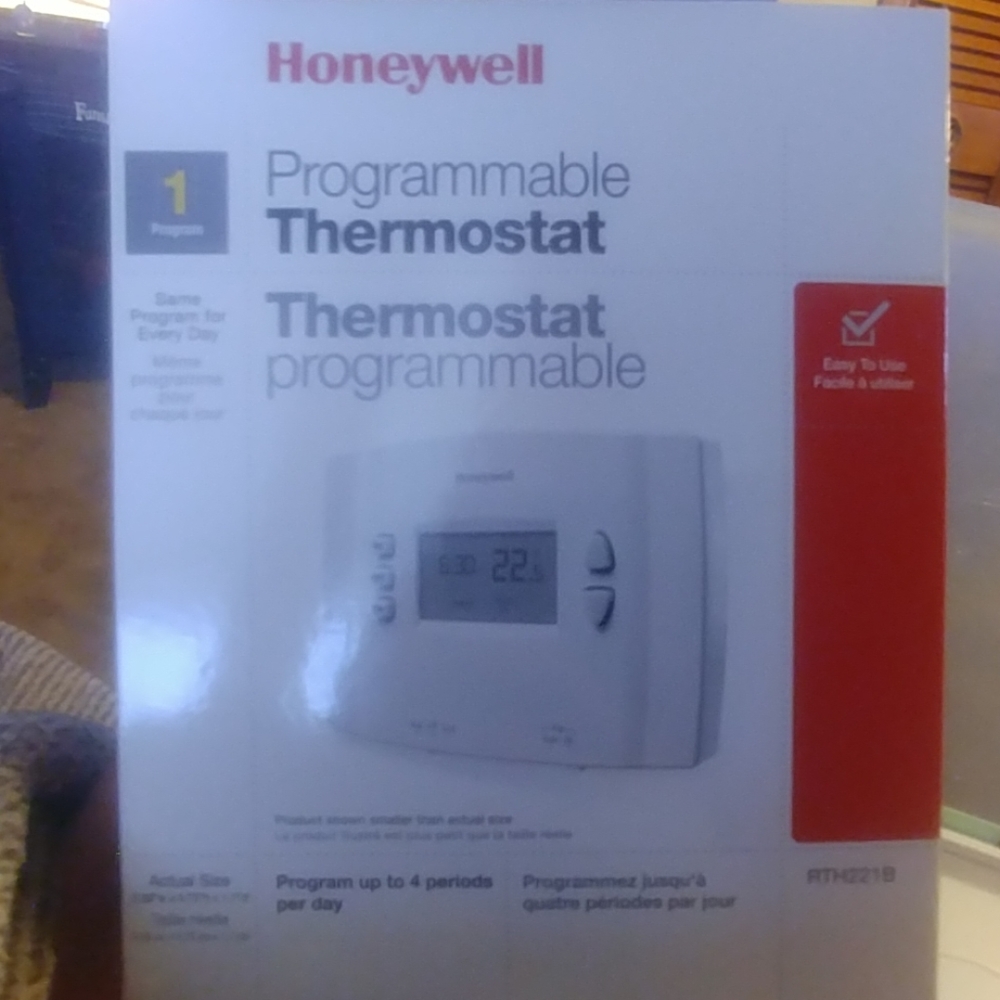 Programmable thermostat